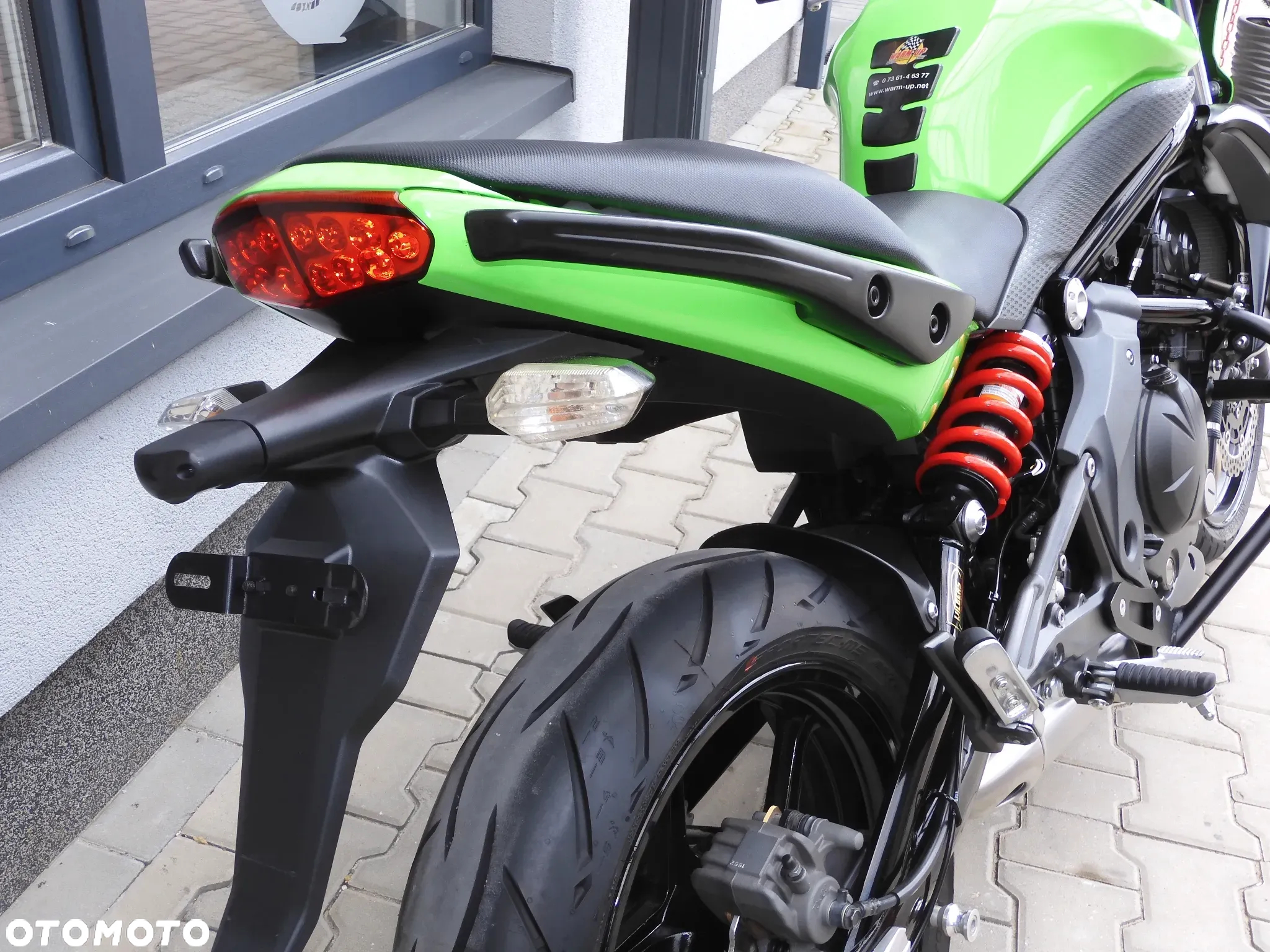 Kawasaki ER - 8
