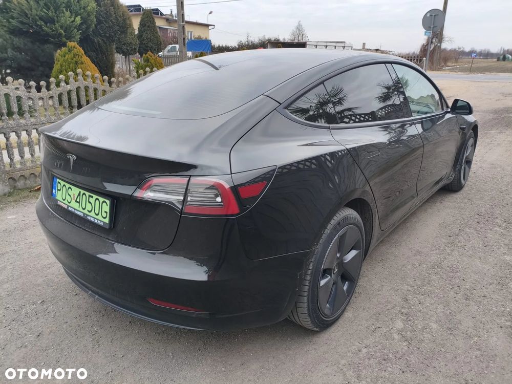 Tesla Model 3 - 3