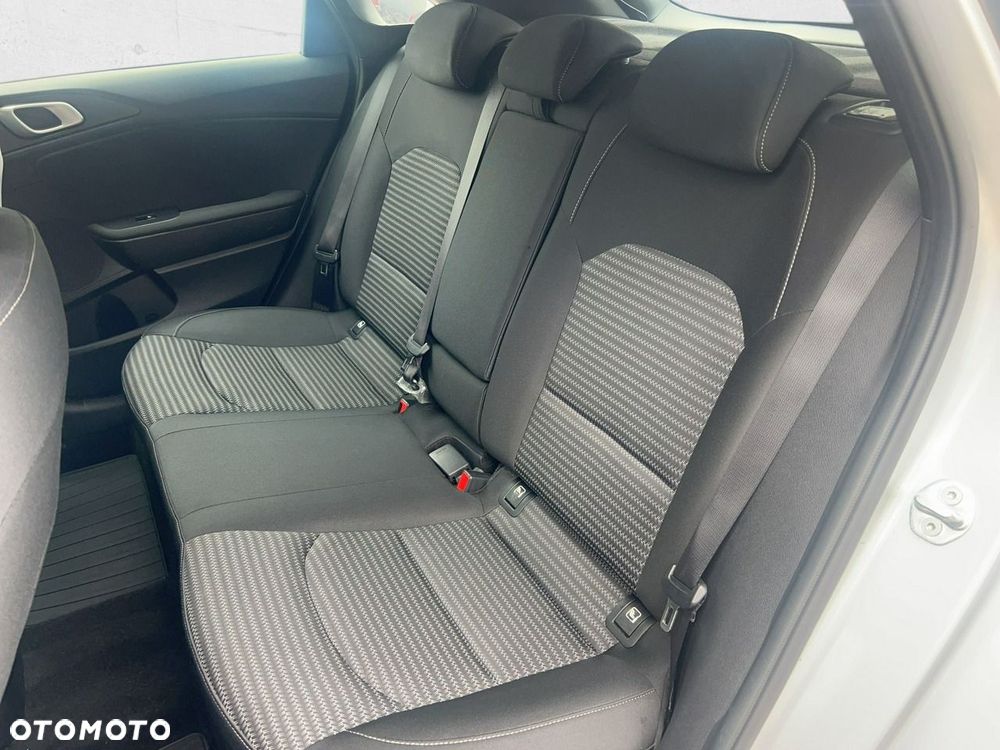 Kia Ceed - 23