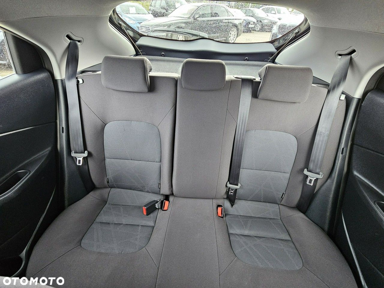 Kia Rio - 12