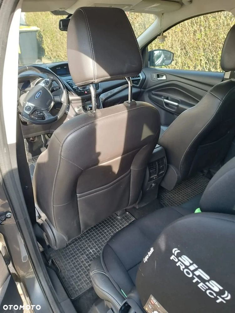 Ford Kuga 2.0 TDCi 4WD Titanium - 4