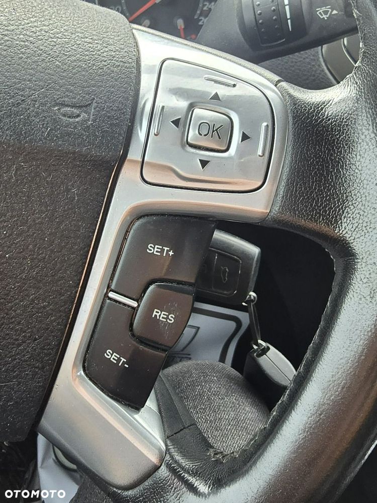 Ford Mondeo - 35