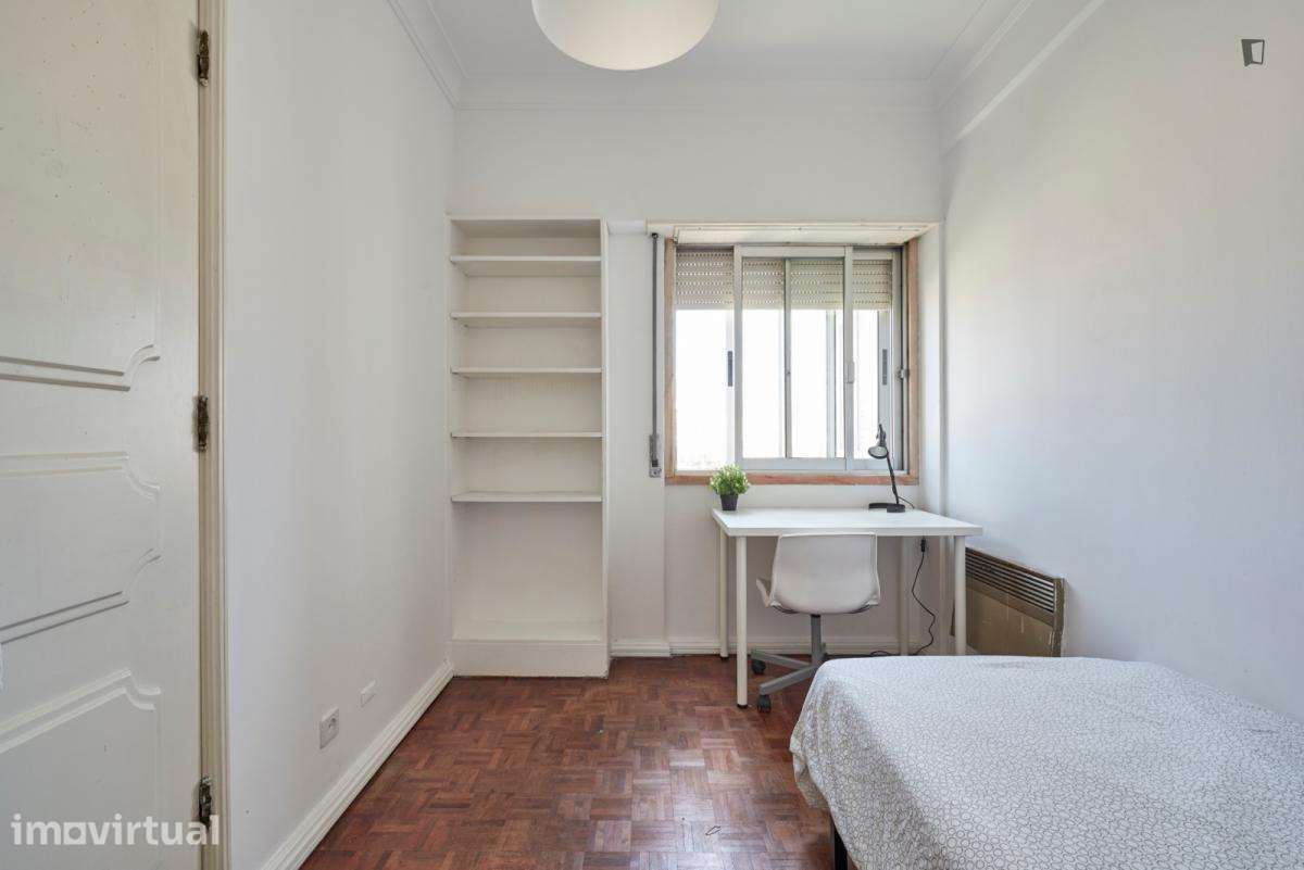 Quarto - localizado em Benfica Lisbon - Grande imagem: 3/34
