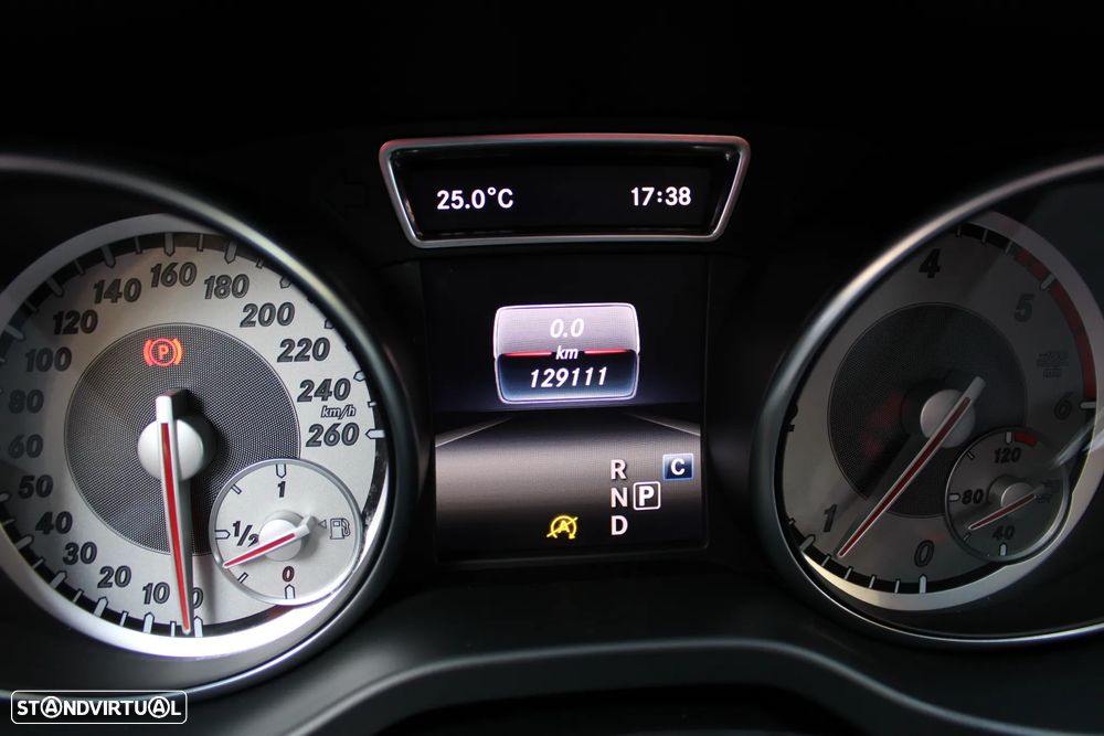 Mercedes-Benz GLA 180 d 7G-DCT Urban - 14