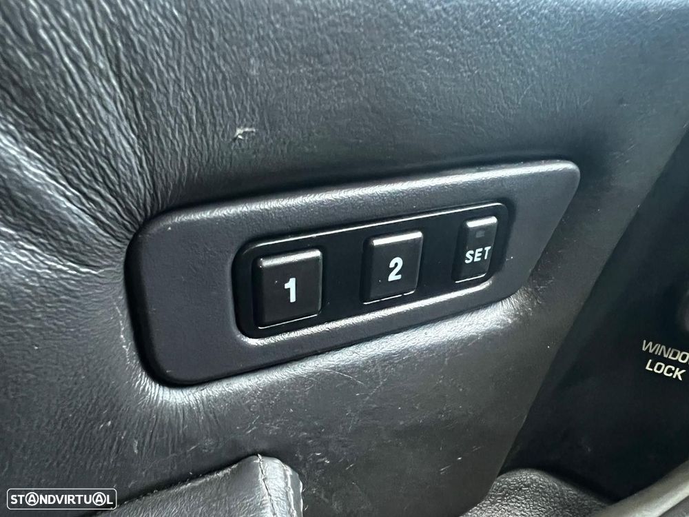 Jeep Grand Cherokee - 33