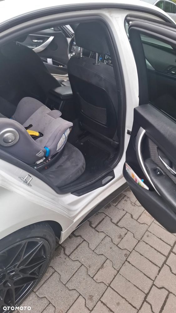 BMW Seria 3 318d - 13