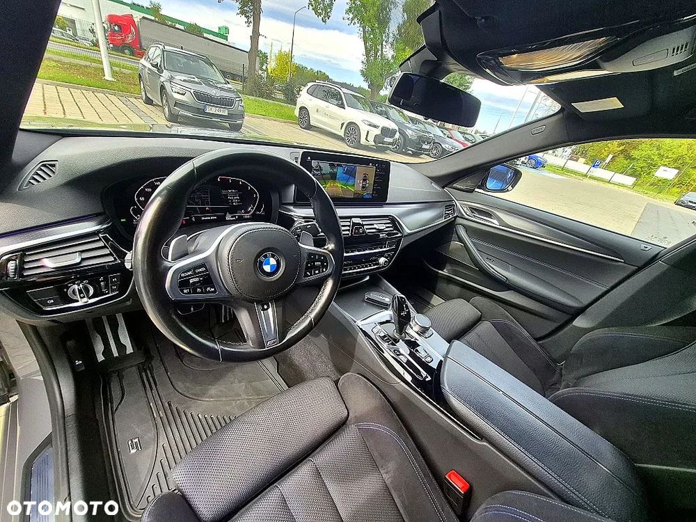 BMW Seria 5 520d xDrive - 13