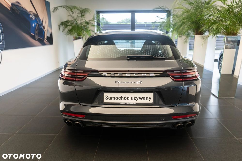 Porsche Panamera 4S - 5