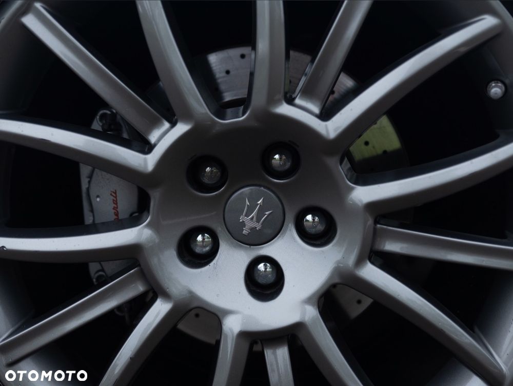Maserati GranTurismo S - 8