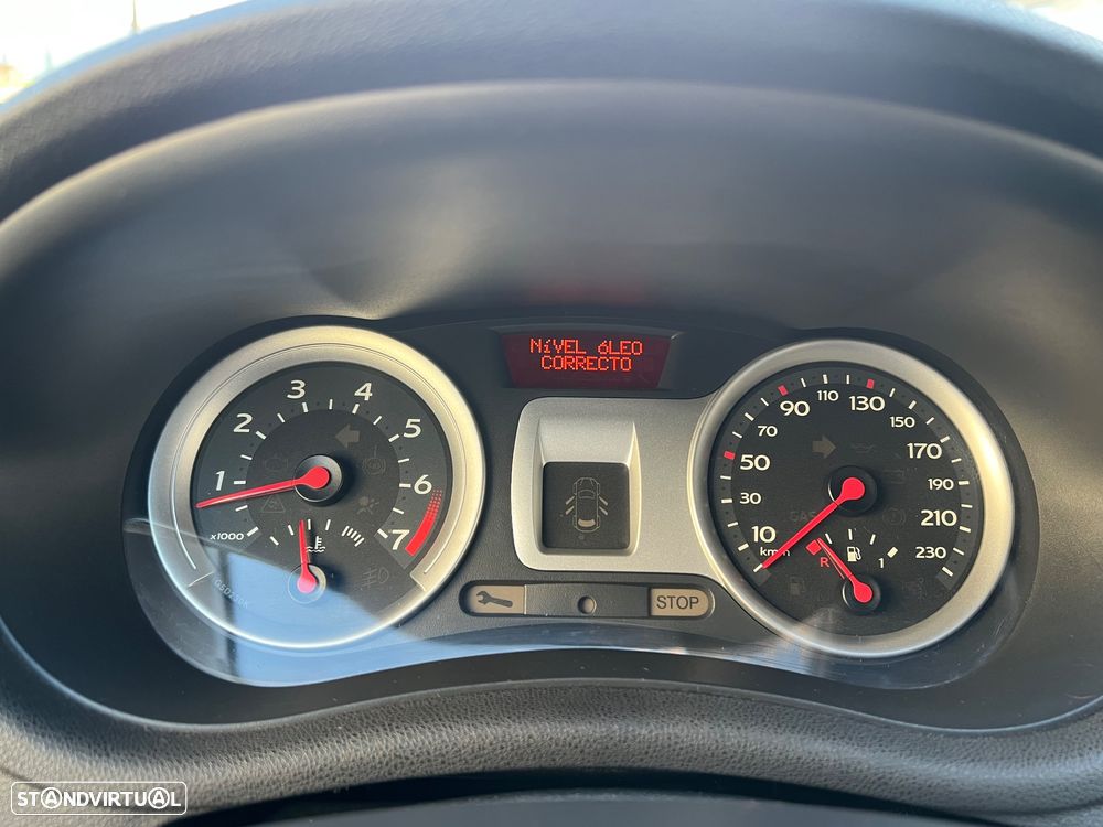 Renault Clio 1.2 16V Dynamique - 12