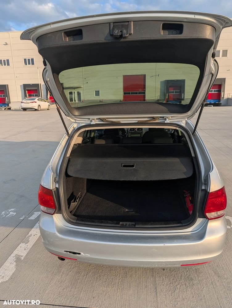 Volkswagen Golf 1.6 TDI DPF Trendline - 11