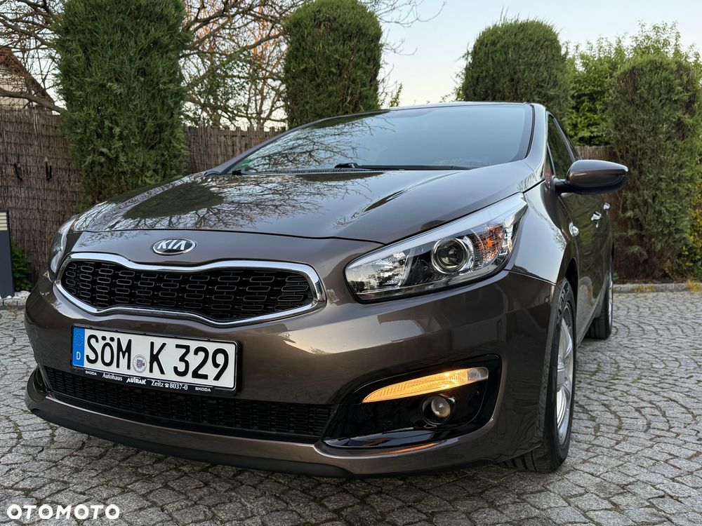 Kia Ceed 1.4 CVVT Dream Team Edition - 18