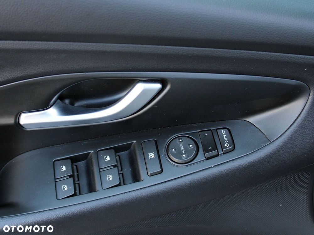 Hyundai i30 1.5 T-GDI 48V Smart - 30
