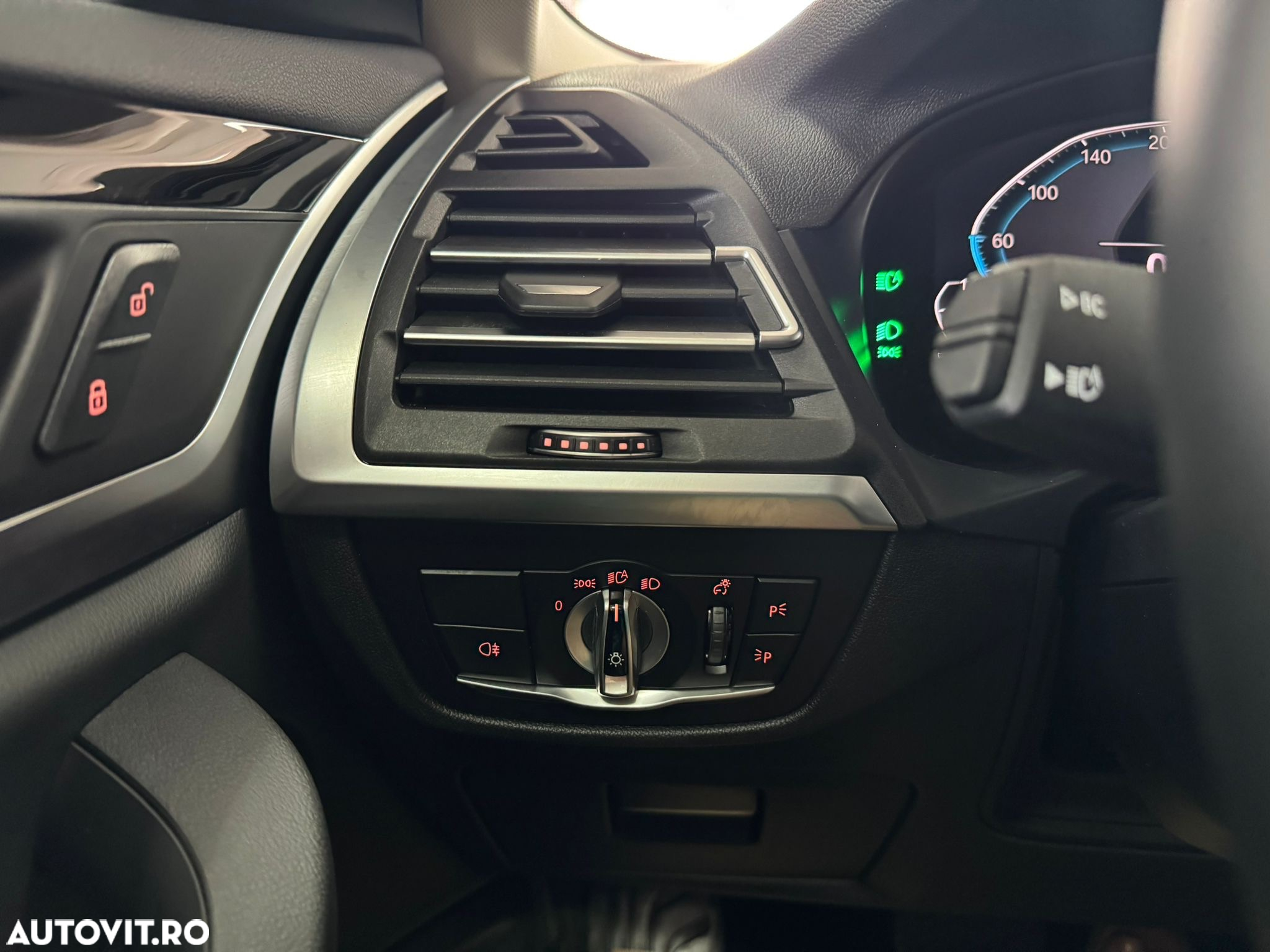 BMW X3 xDrive30e AT PHEV - 24