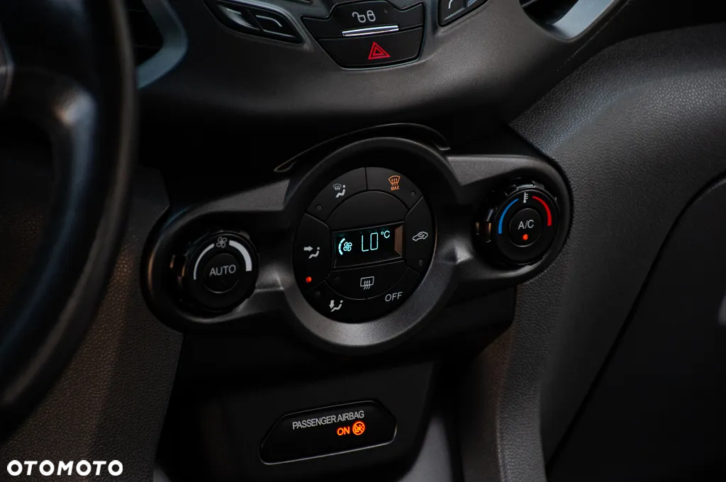 Ford EcoSport 1.0 EcoBoost TITANIUM - 32