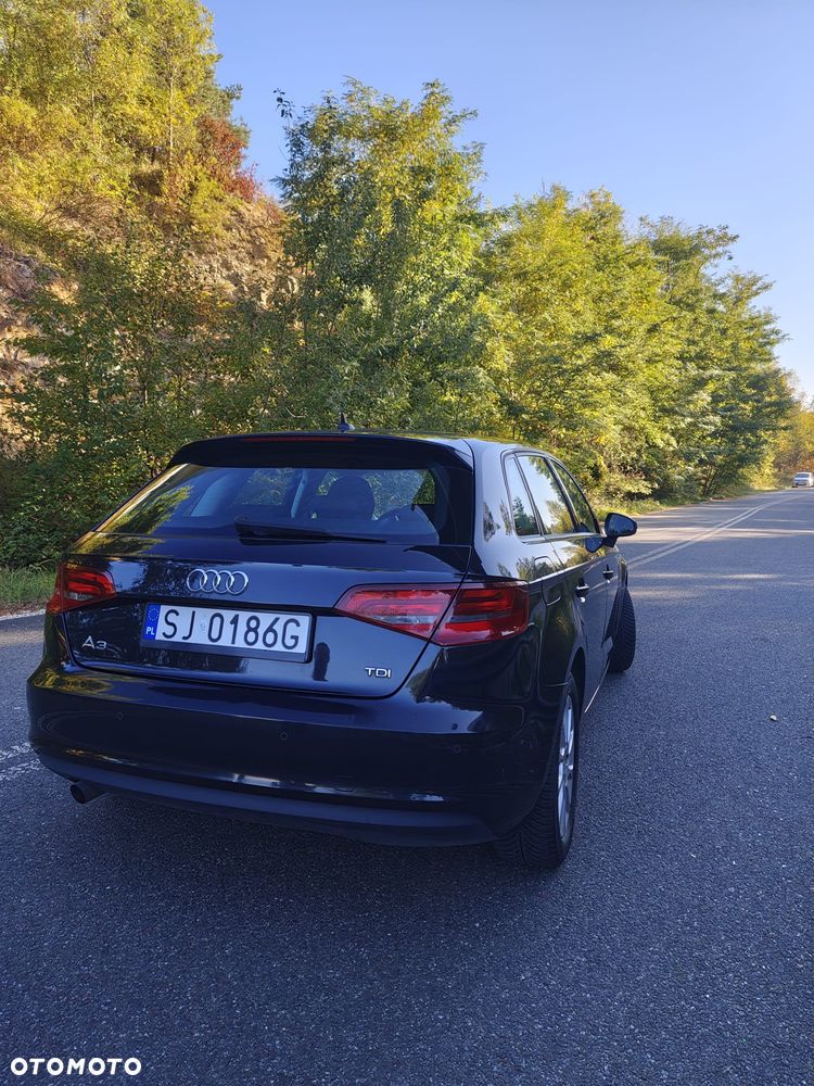 Audi A3 Sportback 1.6 TDI Attraction - 3