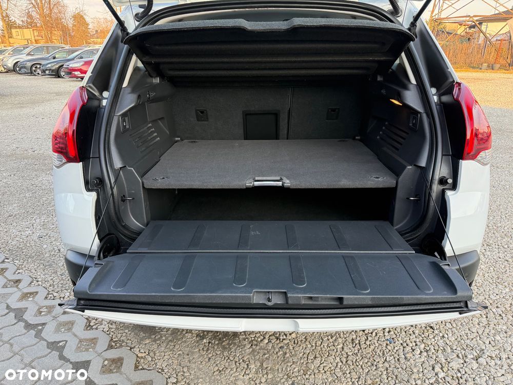 Peugeot 3008 1.2 PureTech Allure S&S - 28