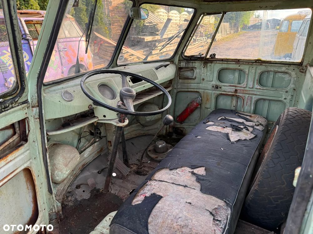 Volkswagen Transporter - 11