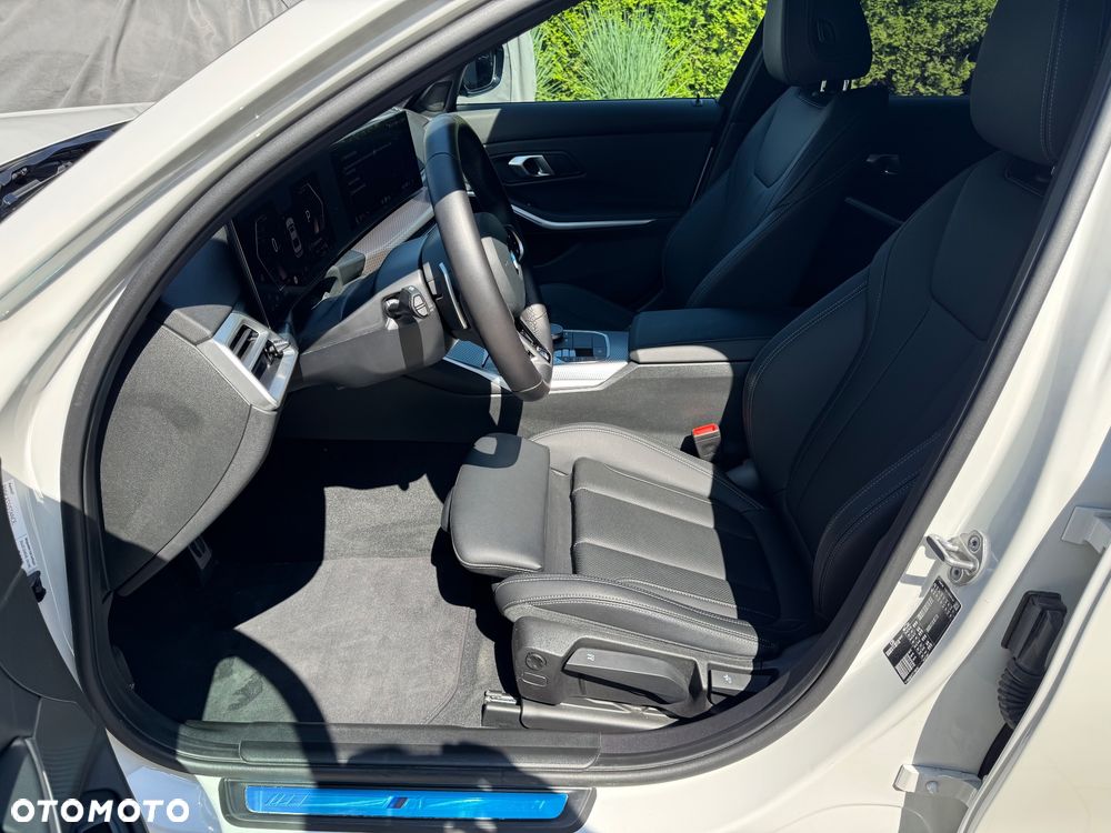 BMW Seria 3 320i M Sport - 11