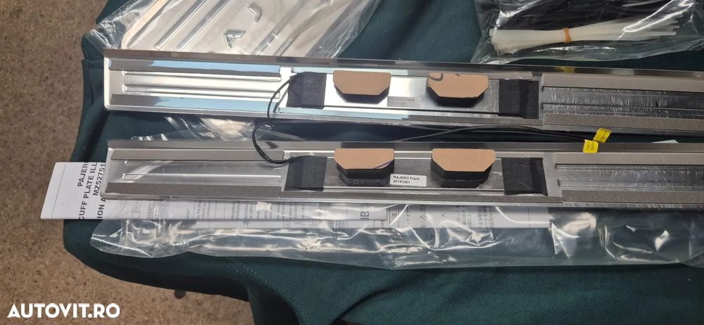 Set plăci prag iluminate NOI 2014-2019 Pajero Long V93 V98 cod MZ527518EX - 4