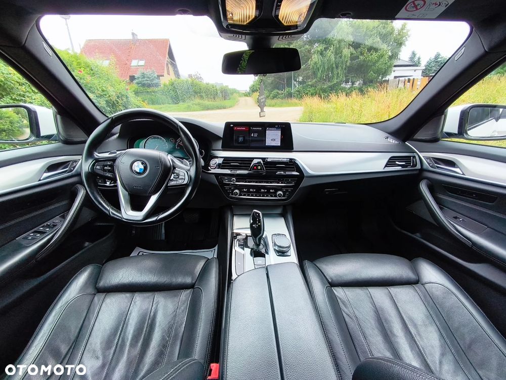 BMW Seria 5 520d Sport Line - 12