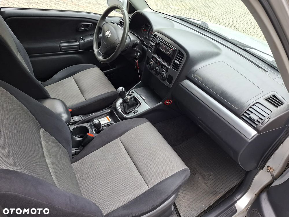 Suzuki Grand Vitara 1.6 Comfort Limited - 23