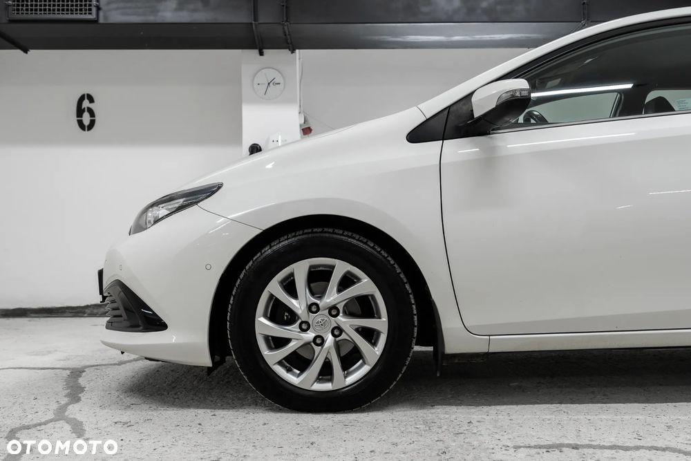 Toyota Auris 1.4 D-4D Premium - 2
