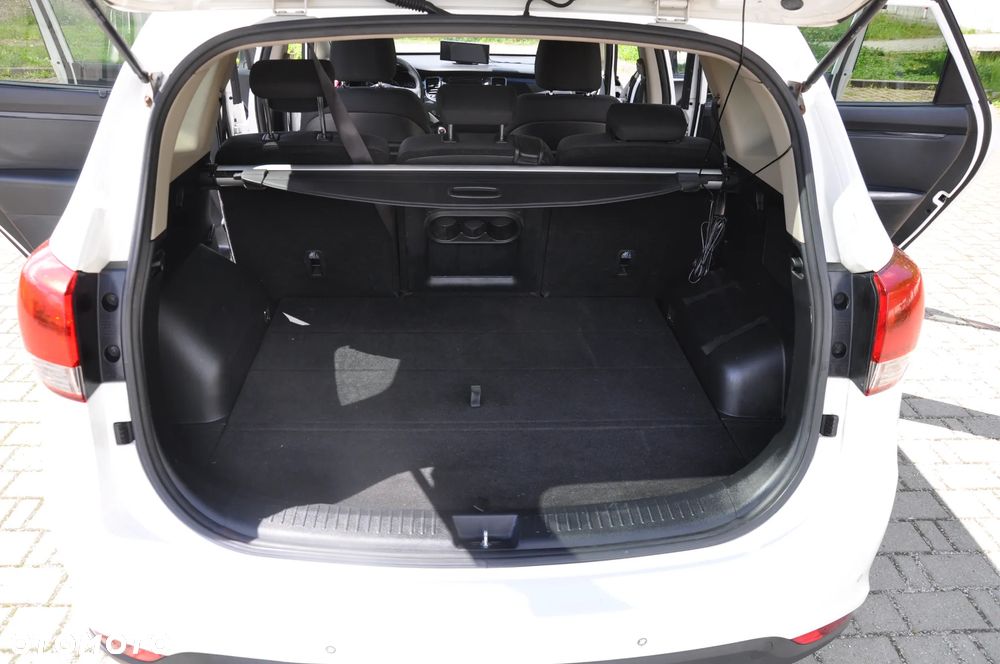 Kia Carens 1.6 GDI L - 19