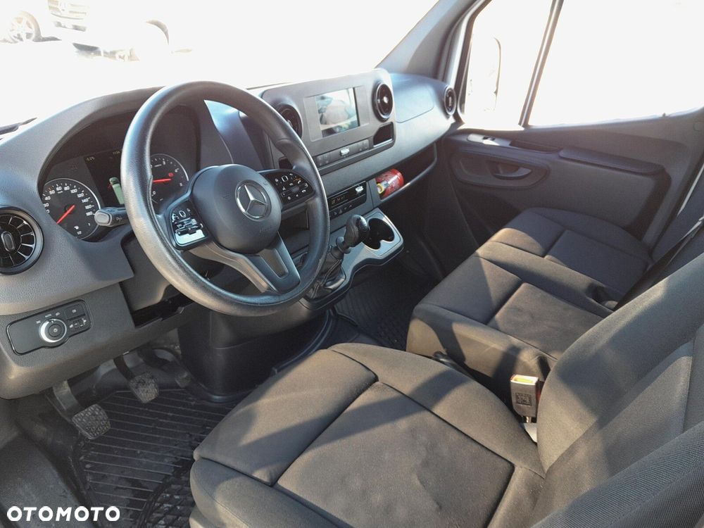 Mercedes-Benz Sprinter - 18