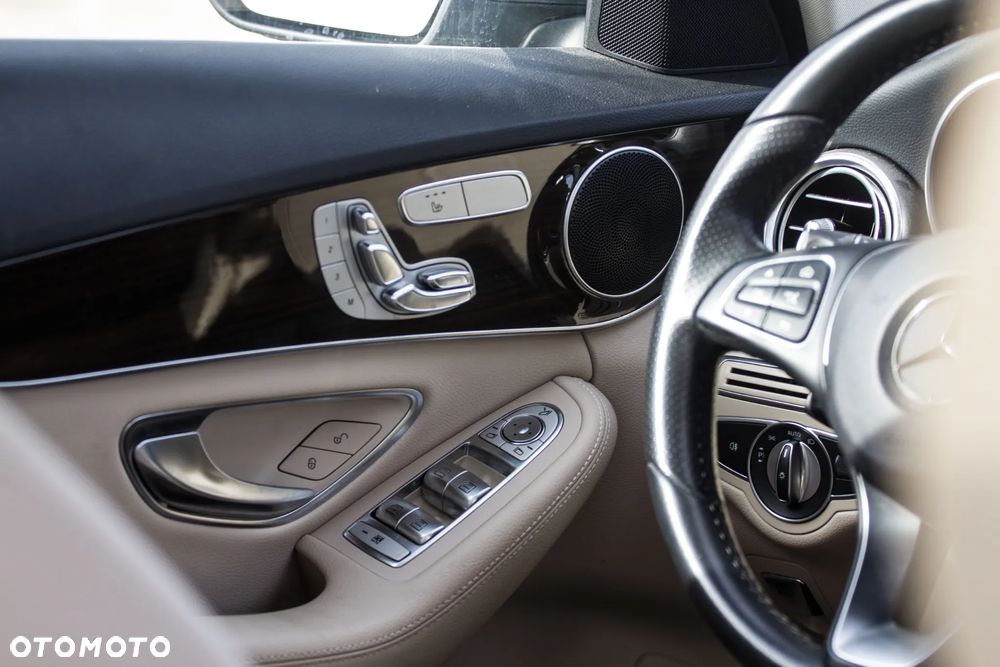 Mercedes-Benz Klasa C 300 9G-TRONIC Exclusive - 11