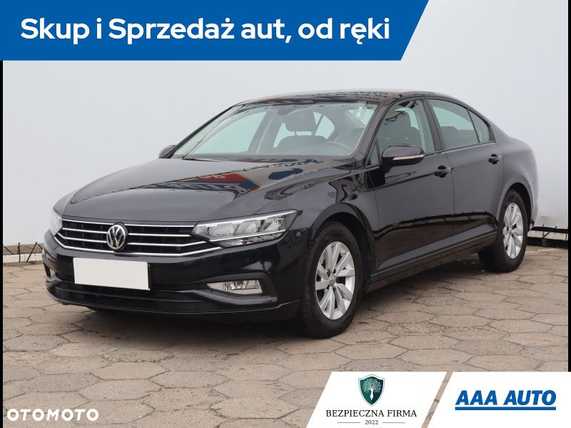 Volkswagen Passat - 2