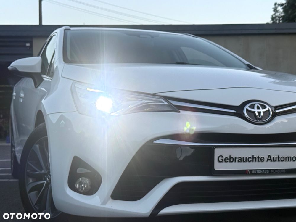 Toyota Avensis Touring Sports 1.8 Edition S+ - 40