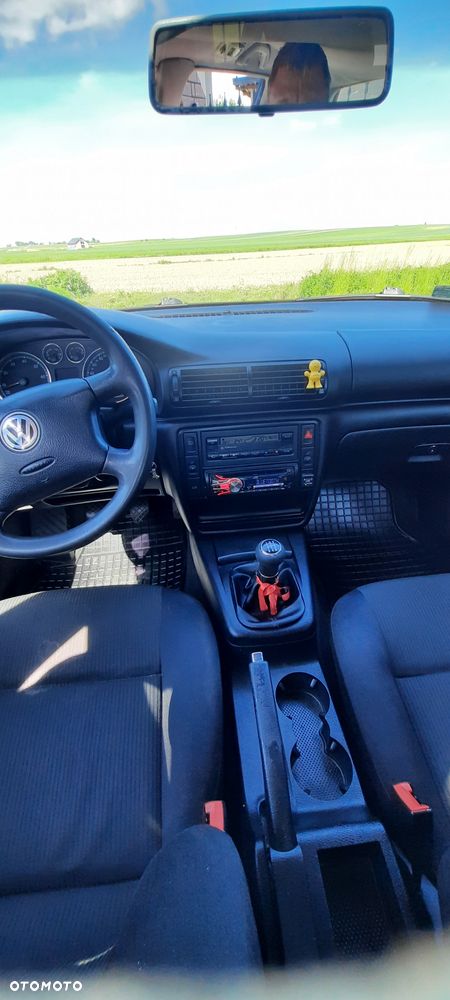 Volkswagen Passat - 11