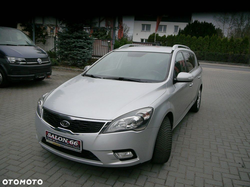 Kia Ceed - 8