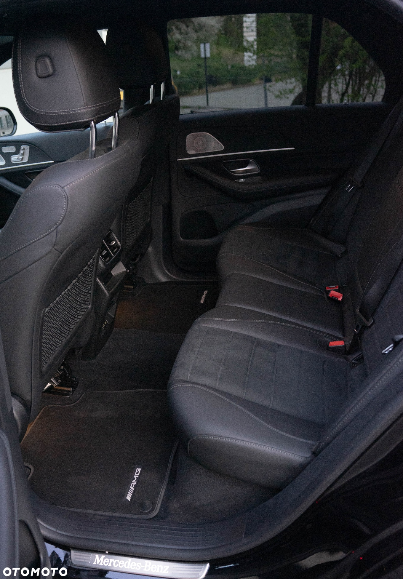 Mercedes-Benz GLE 300 d 4-Matic - 12
