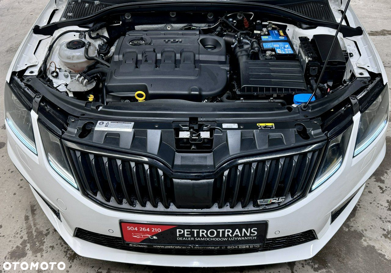 Skoda Octavia Combi 2.0 TDI DSG RS - 4