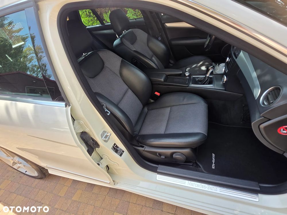 Mercedes-Benz Klasa C 180 BlueEFFICIENCY Avantgarde - 23