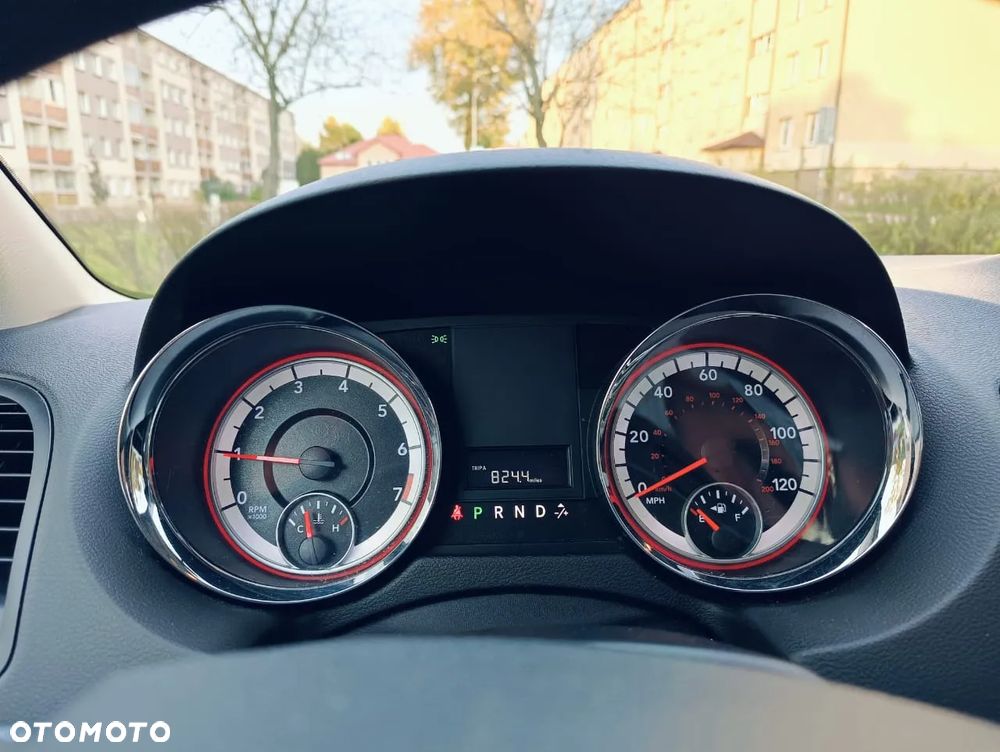 Dodge Grand Caravan - 12