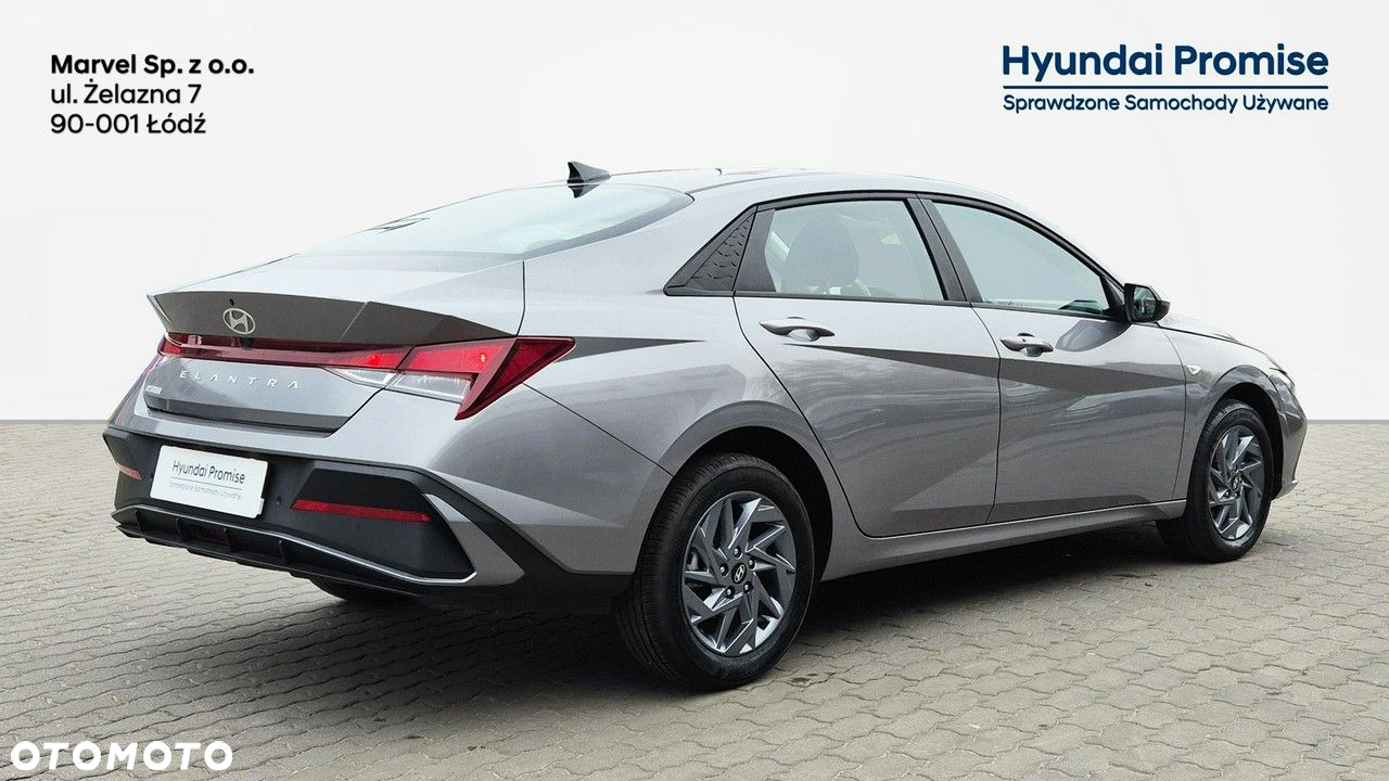 Hyundai Elantra - 5