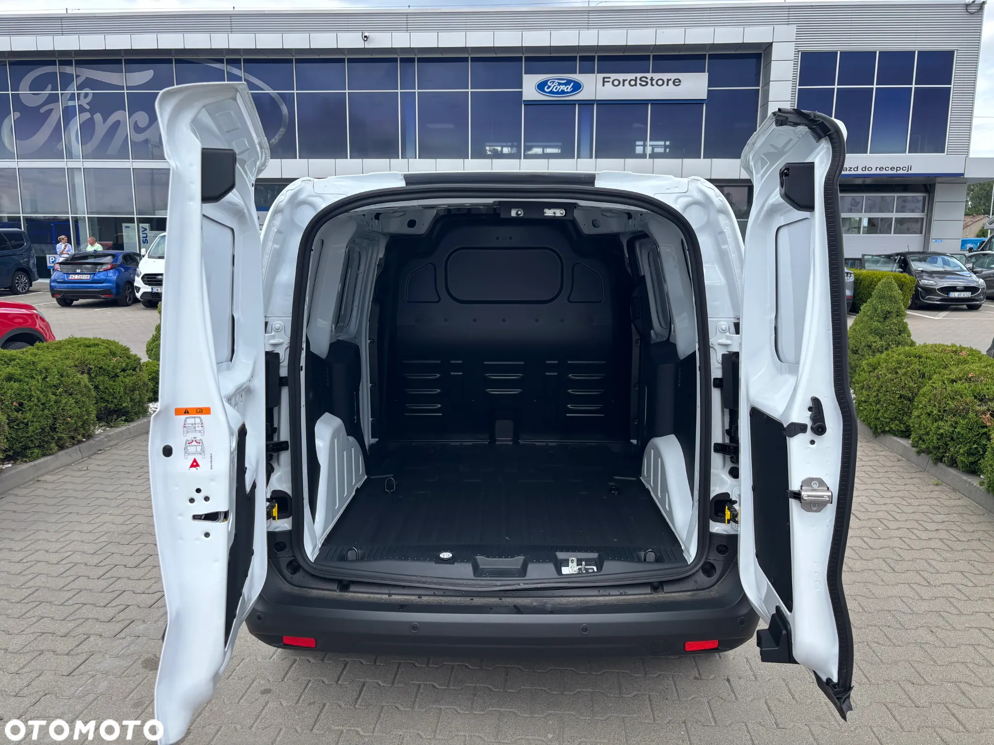 Ford Transit Courier - 7