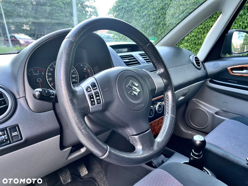 Suzuki SX4 1.6 GS / Premium - 29