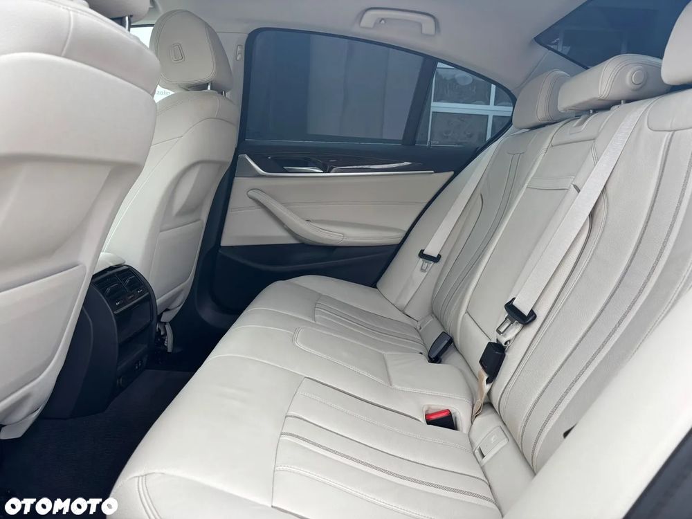BMW Seria 5 520d Luxury Line - 9