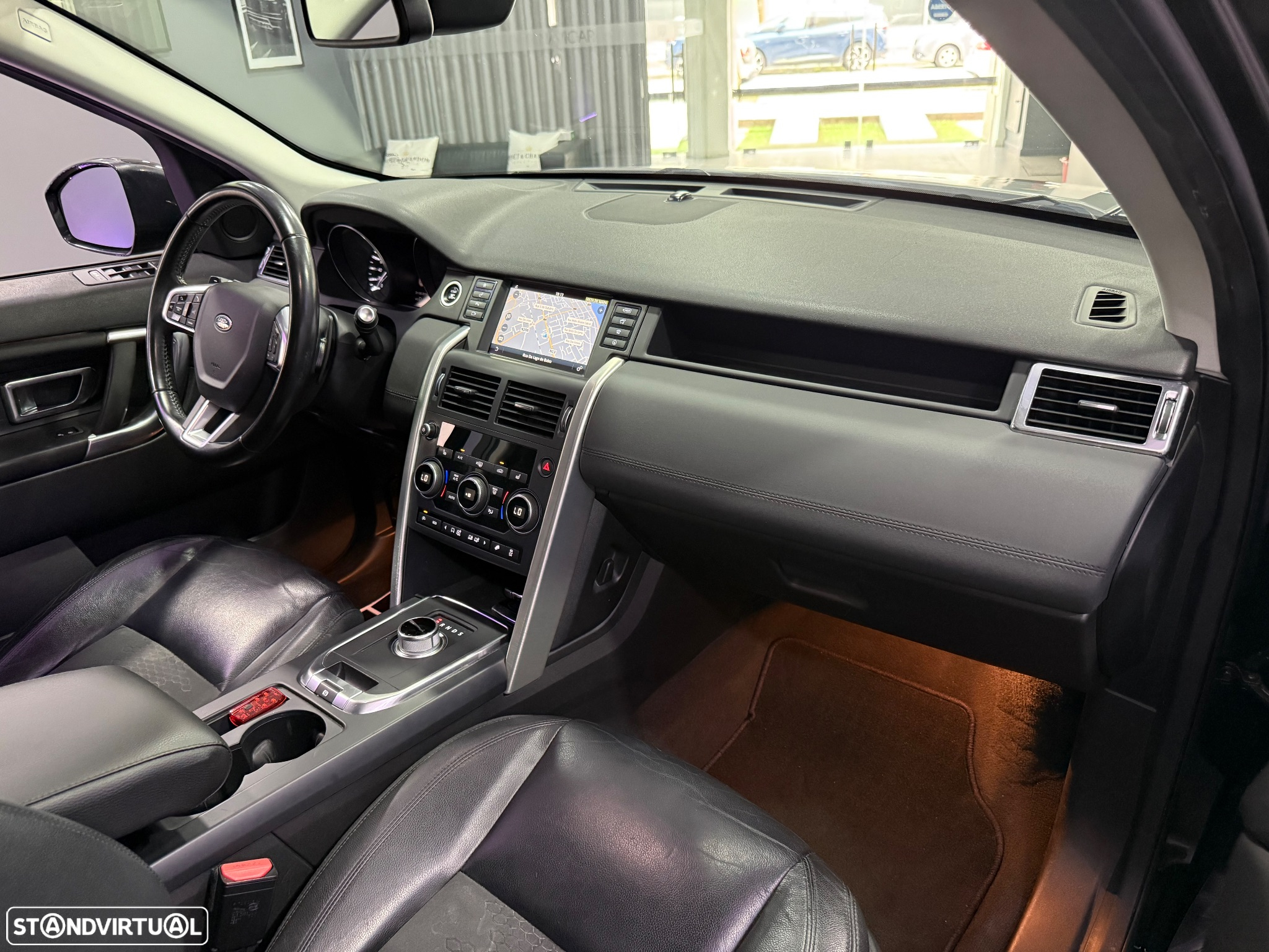 Land Rover Discovery Sport 2.0 TD4 HSE Auto - 33