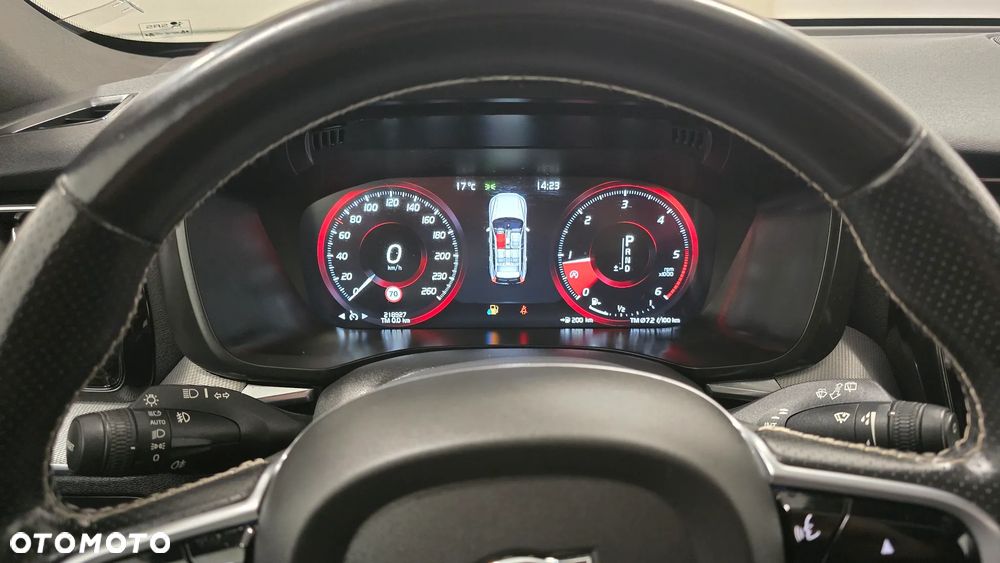 Volvo XC 60 D4 AWD Geartronic RDesign - 18