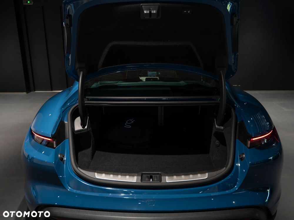 Porsche Taycan - 16