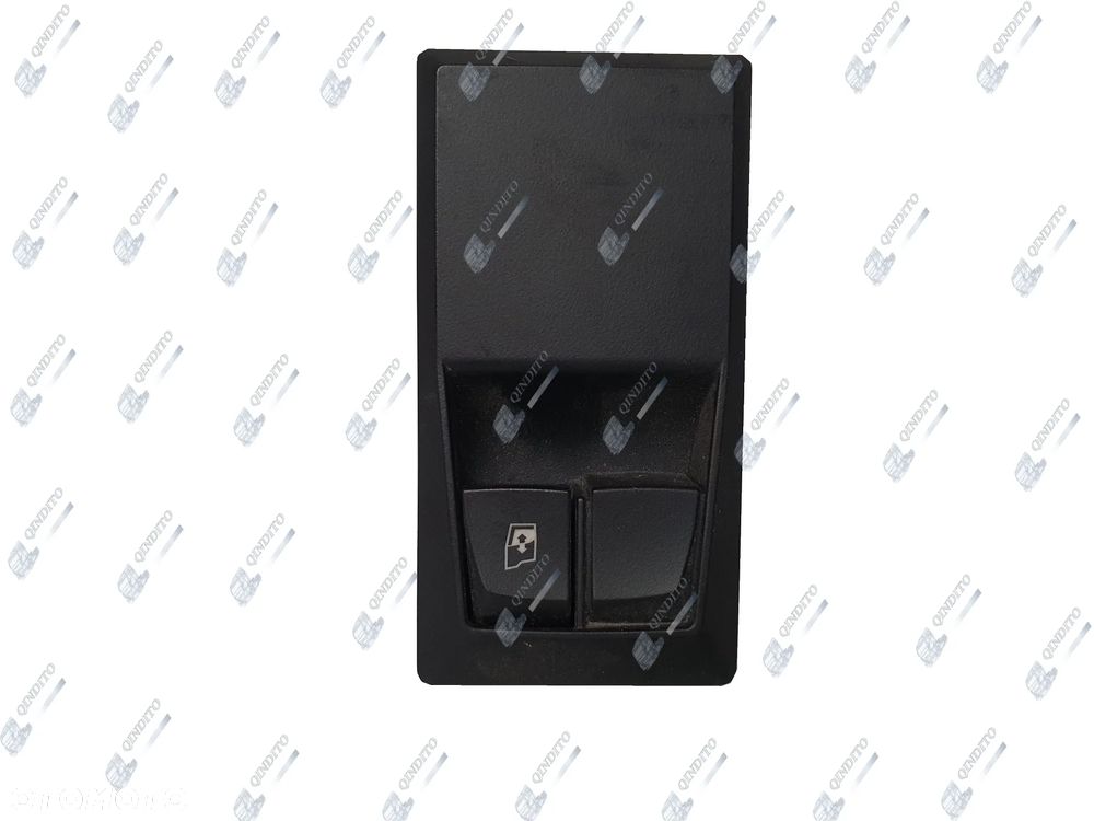 PRZEŁĄCZNIK OTWIERANIA SZYBY PRAWY RENAULT GAMA T RANGE  21647442 - 1