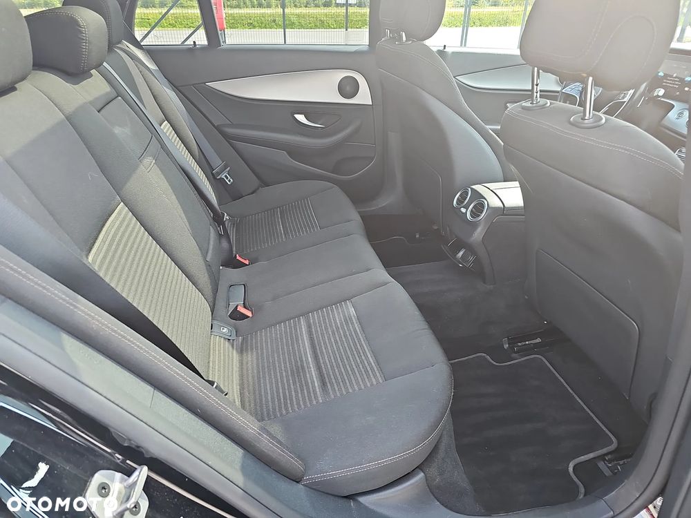 Mercedes-Benz Klasa E 300 de 4Matic 9G-TRONIC Avantgarde - 22