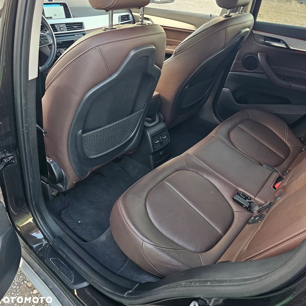 BMW X1 xDrive20i xLine sport - 12