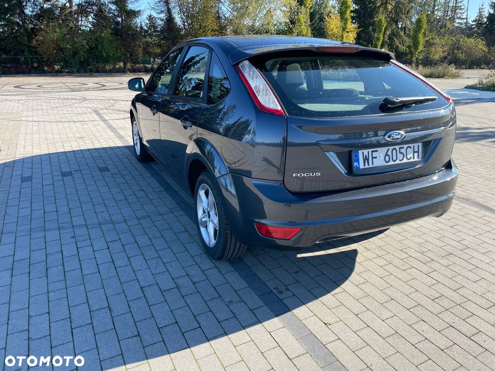 Ford Focus 1.8 Ghia - 8