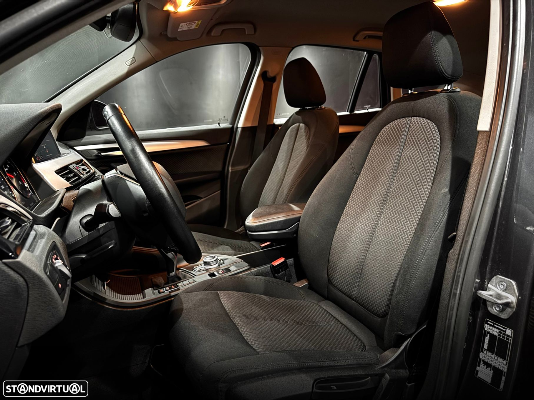 BMW X1 16 d sDrive Pack Essence Auto - 28